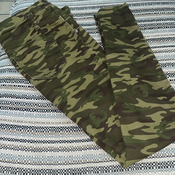 NOBO Pants - Army print size 5 mid rise skinny pants.Good condition